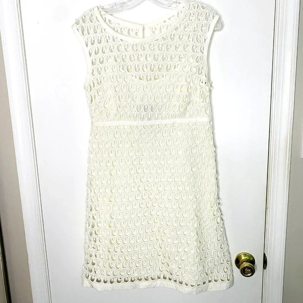 Laundry by Shelli Segal White Teardrop Crochet Overlay Cap Sleeve Shift Dress